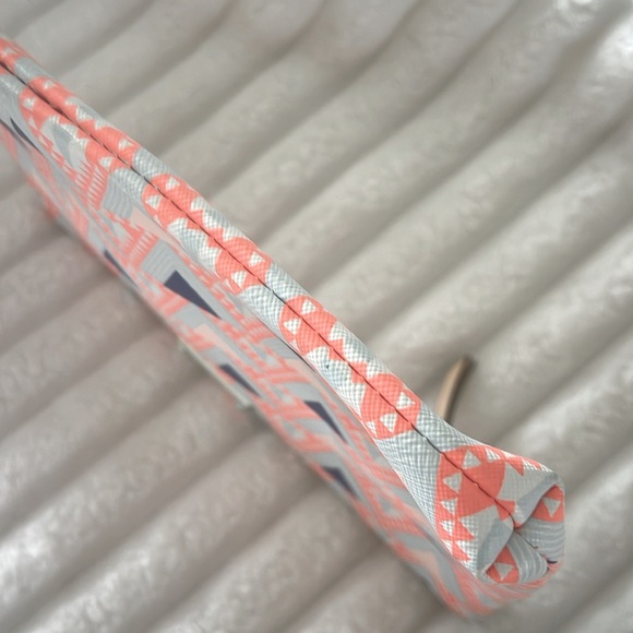 Stella & Dot Clutch Stylish Coral and Blue Geometric Design NWOT - Picture 9 of 9